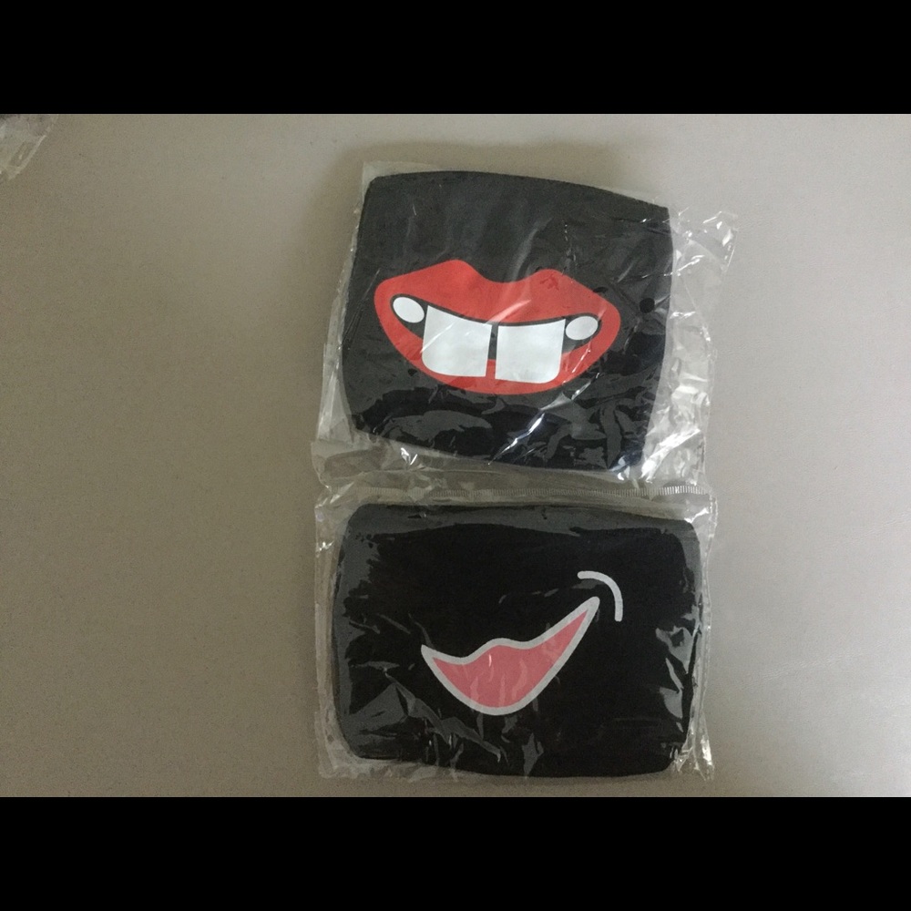 2 Funny Face Masks